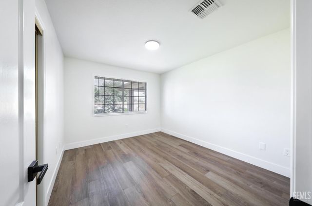 9225 Millfort Street, Bakersfield, CA 93307