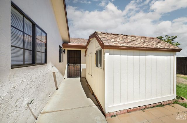 9225 Millfort Street, Bakersfield, CA 93307