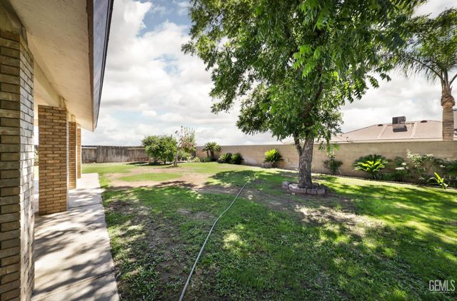 9225 Millfort Street, Bakersfield, CA 93307