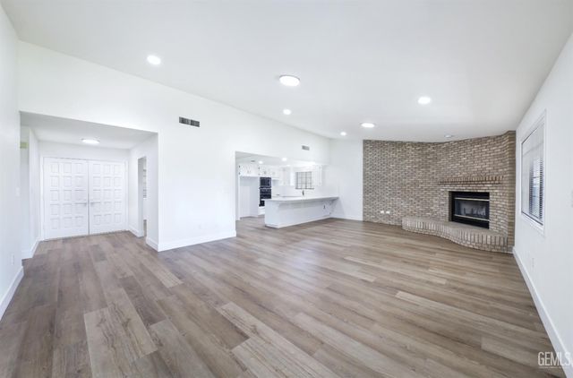 9225 Millfort Street, Bakersfield, CA 93307