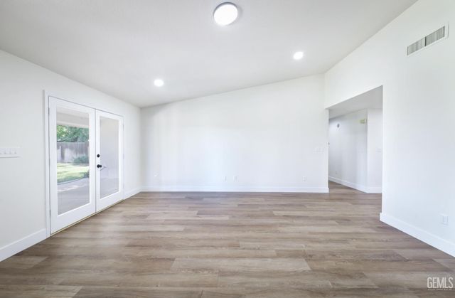 9225 Millfort Street, Bakersfield, CA 93307