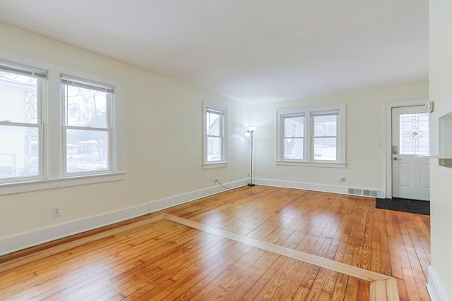 11 N Barrett Street, Niles, MI 49120