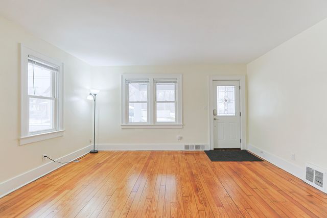 11 N Barrett Street, Niles, MI 49120