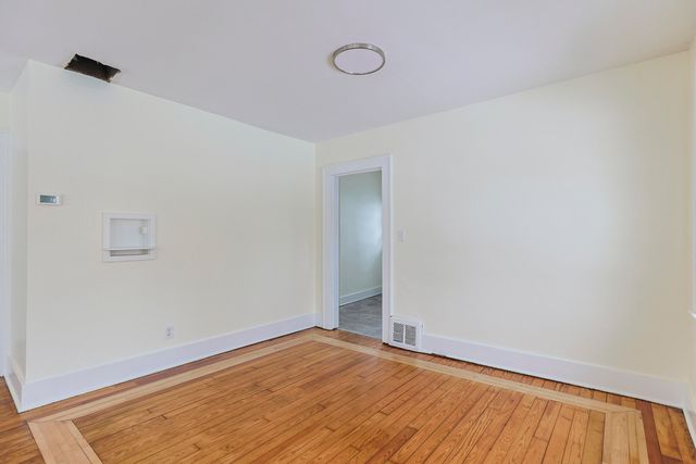 11 N Barrett Street, Niles, MI 49120