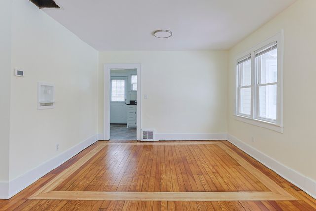 11 N Barrett Street, Niles, MI 49120