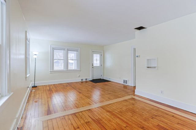 11 N Barrett Street, Niles, MI 49120