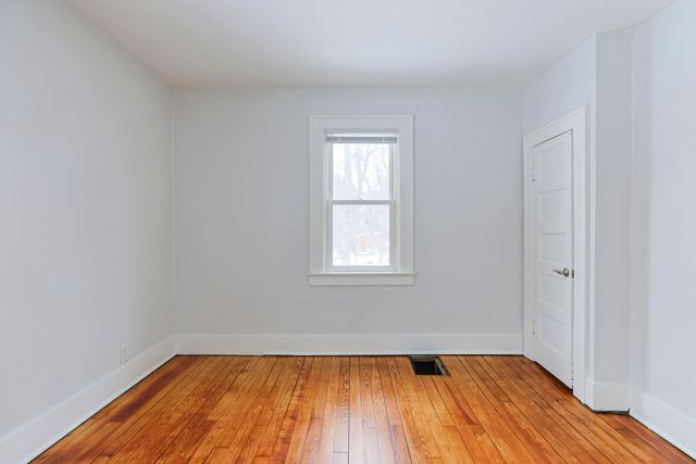 11 N Barrett Street, Niles, MI 49120