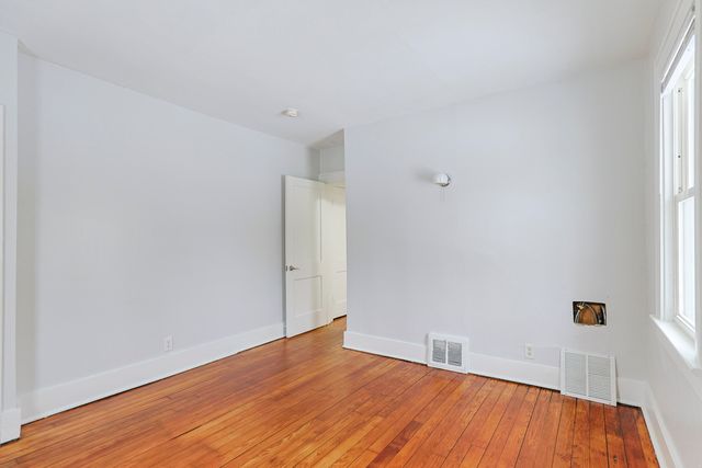 11 N Barrett Street, Niles, MI 49120