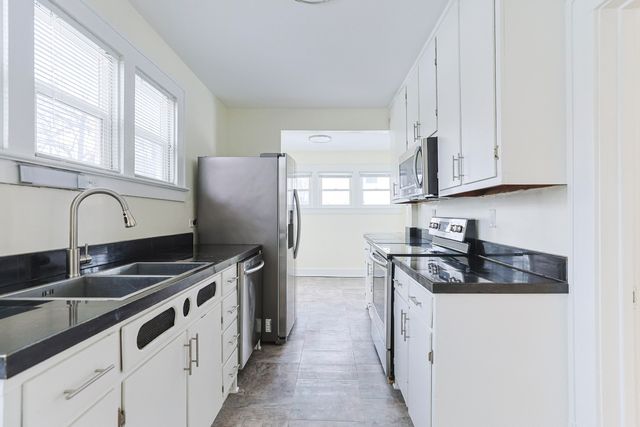 11 N Barrett Street, Niles, MI 49120