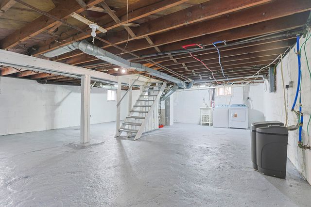 11 N Barrett Street, Niles, MI 49120