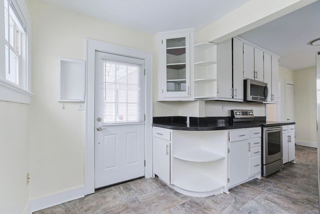 11 N Barrett Street, Niles, MI 49120