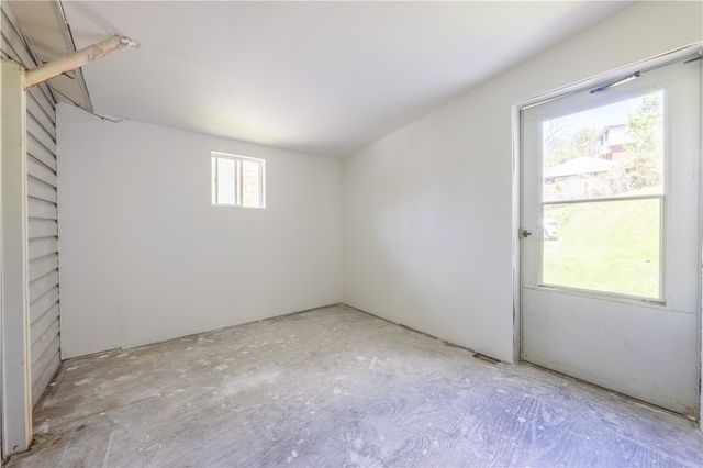 225 Lynn Rd, Brownsville, PA 15417