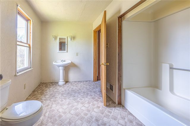 225 Lynn Rd, Brownsville, PA 15417