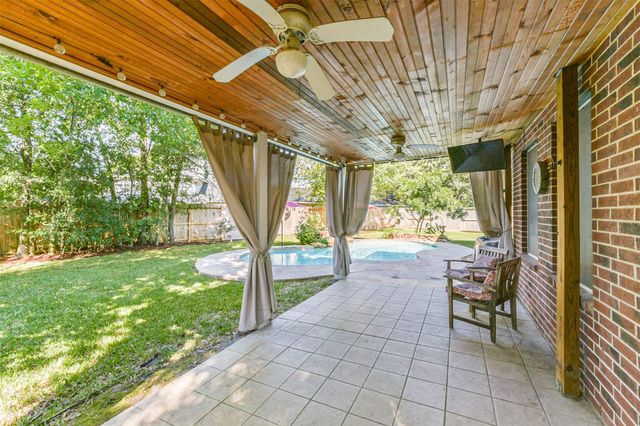 12902 Chalfield Circle, Houston, TX 77044