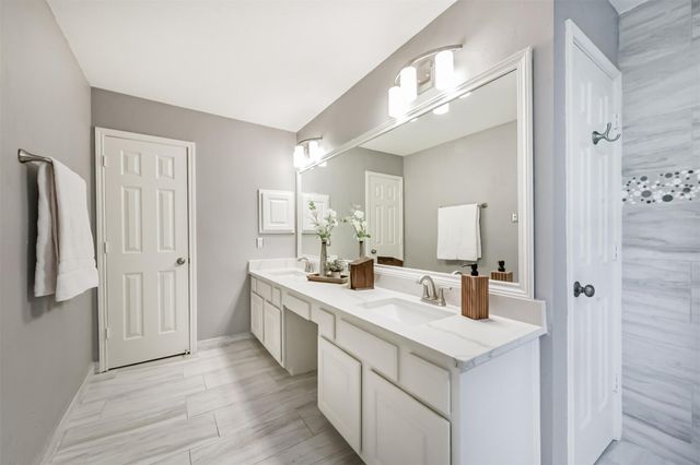12902 Chalfield Circle, Houston, TX 77044
