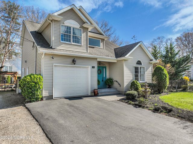 85 Squankum Road, Tinton Falls, NJ 07724
