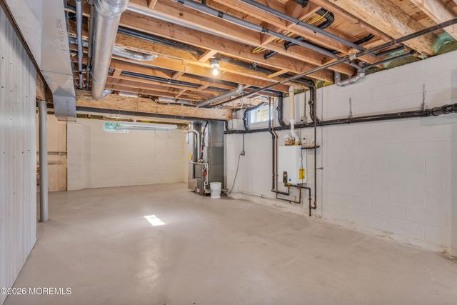 85 Squankum Road, Tinton Falls, NJ 07724