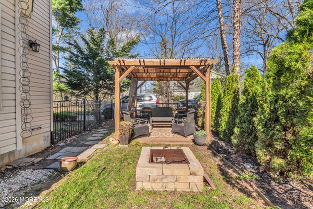 85 Squankum Road, Tinton Falls, NJ 07724