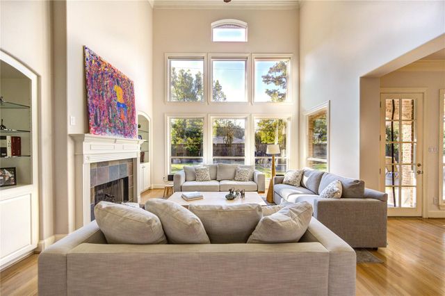 8701 Lanell Lane, Spring Valley Village, TX 77055