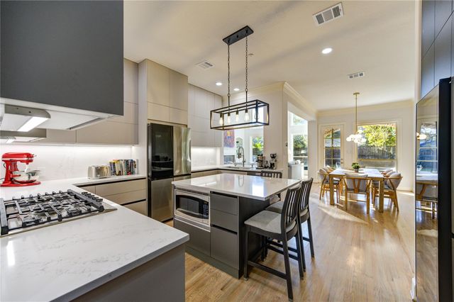 8701 Lanell Lane, Spring Valley Village, TX 77055