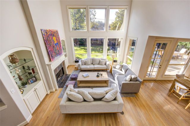 8701 Lanell Lane, Spring Valley Village, TX 77055