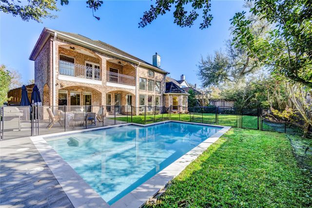 8701 Lanell Lane, Spring Valley Village, TX 77055