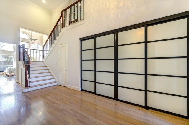 8701 Lanell Lane, Spring Valley Village, TX 77055