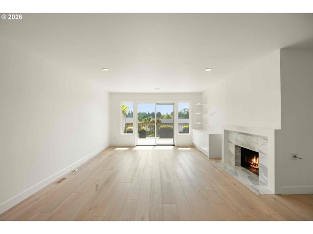 40 CONDOLEA Ct, Lake Oswego, OR 97035