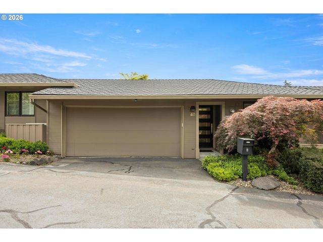 40 CONDOLEA Ct, Lake Oswego, OR 97035