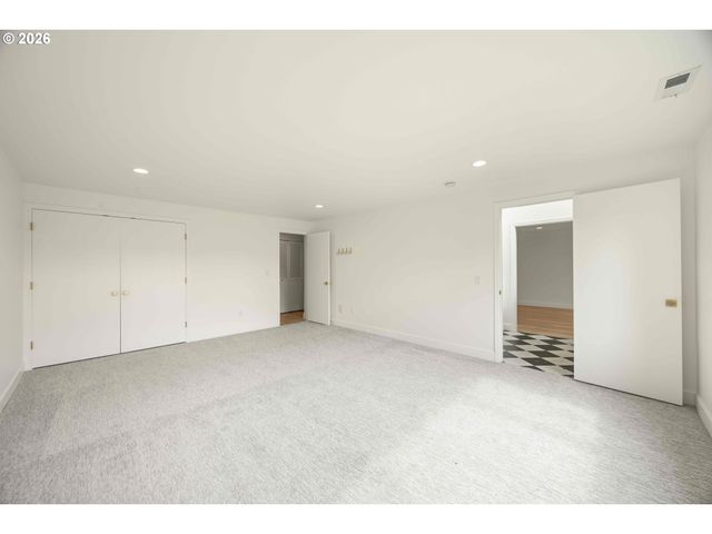 40 CONDOLEA Ct, Lake Oswego, OR 97035