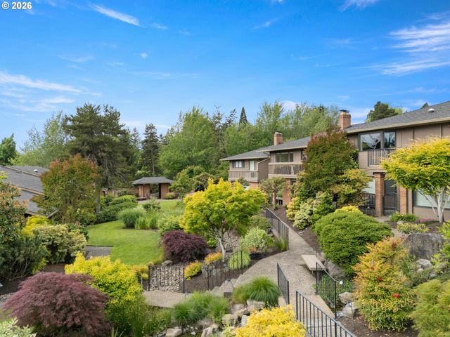 40 CONDOLEA Ct, Lake Oswego, OR 97035