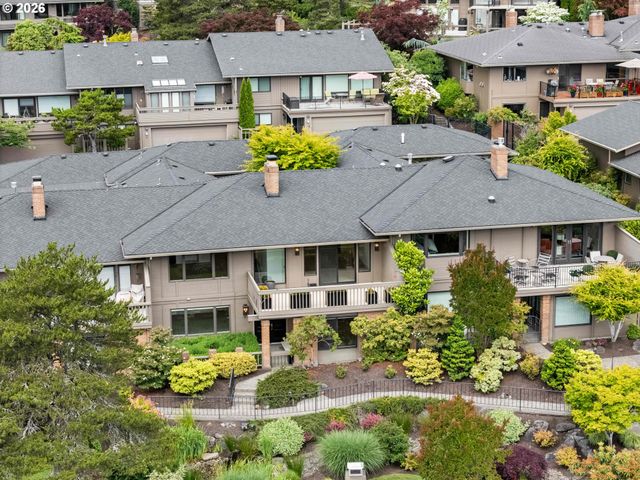 40 CONDOLEA Ct, Lake Oswego, OR 97035