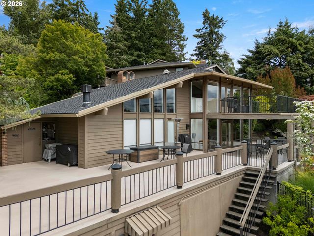 40 CONDOLEA Ct, Lake Oswego, OR 97035
