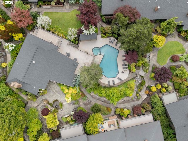 40 CONDOLEA Ct, Lake Oswego, OR 97035