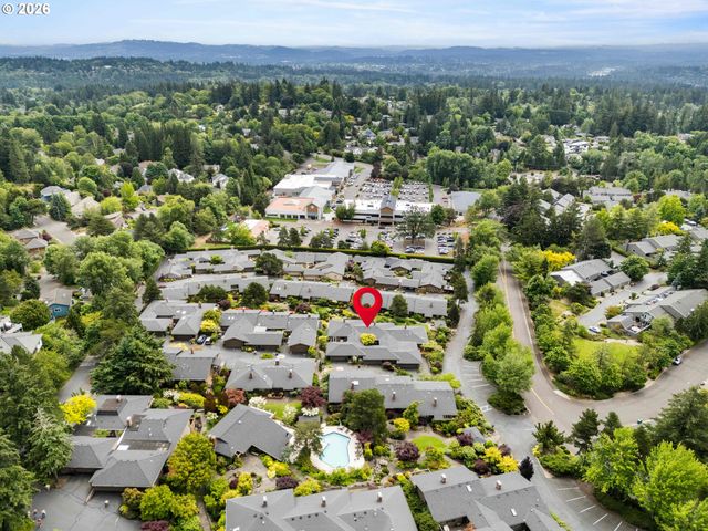 40 CONDOLEA Ct, Lake Oswego, OR 97035