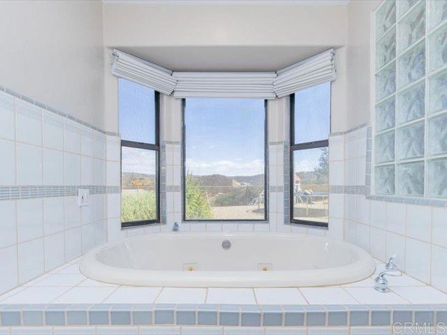 21012 N Burma Rd, Ramona, CA 92065