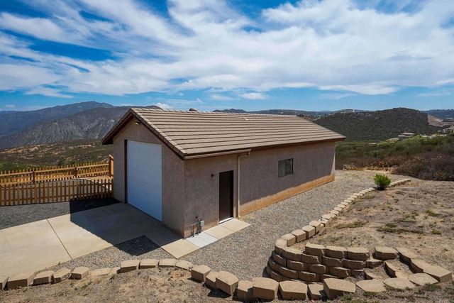 21012 N Burma Rd, Ramona, CA 92065