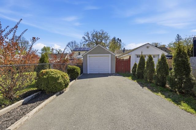 83 Ellsworth Ave, Springfield, MA 01118