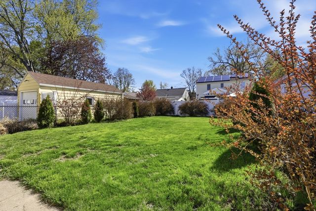 83 Ellsworth Ave, Springfield, MA 01118