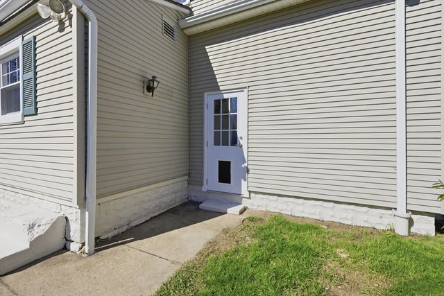 83 Ellsworth Ave, Springfield, MA 01118