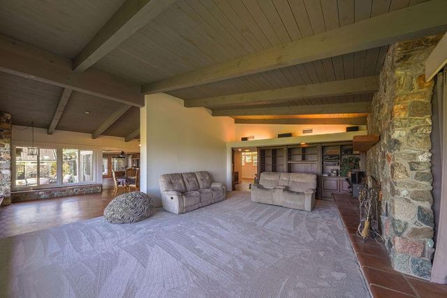 10209 Ranch Rd, Rough And Ready, CA 95975