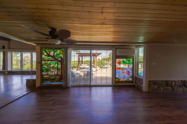 10209 Ranch Rd, Rough And Ready, CA 95975