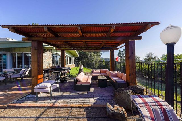 10209 Ranch Rd, Rough And Ready, CA 95975