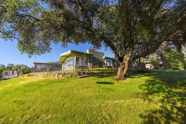 10209 Ranch Rd, Rough And Ready, CA 95975