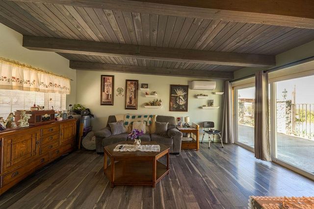 10209 Ranch Rd, Rough And Ready, CA 95975