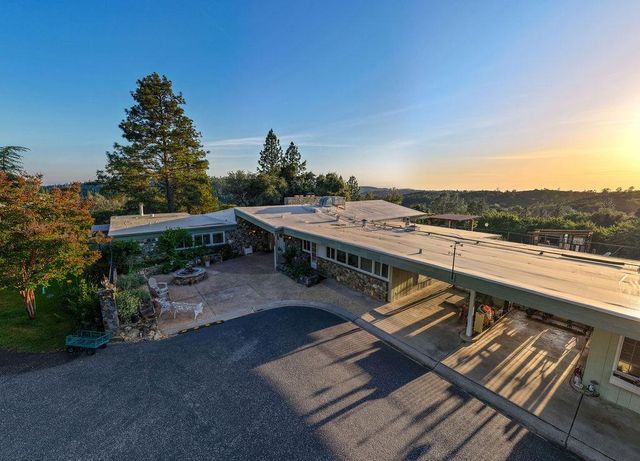 10209 Ranch Rd, Rough And Ready, CA 95975