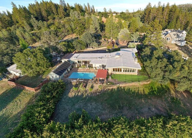 10209 Ranch Rd, Rough And Ready, CA 95975