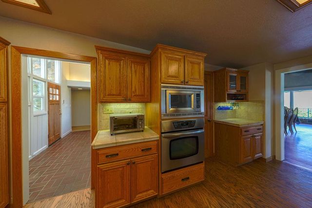 10209 Ranch Rd, Rough And Ready, CA 95975