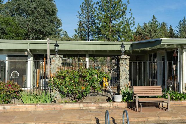 10209 Ranch Rd, Rough And Ready, CA 95975