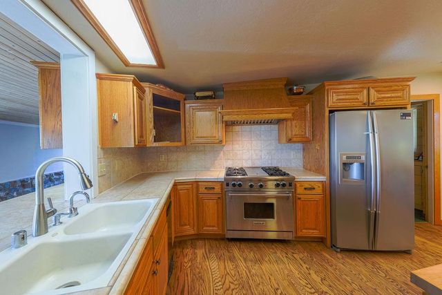 10209 Ranch Rd, Rough And Ready, CA 95975